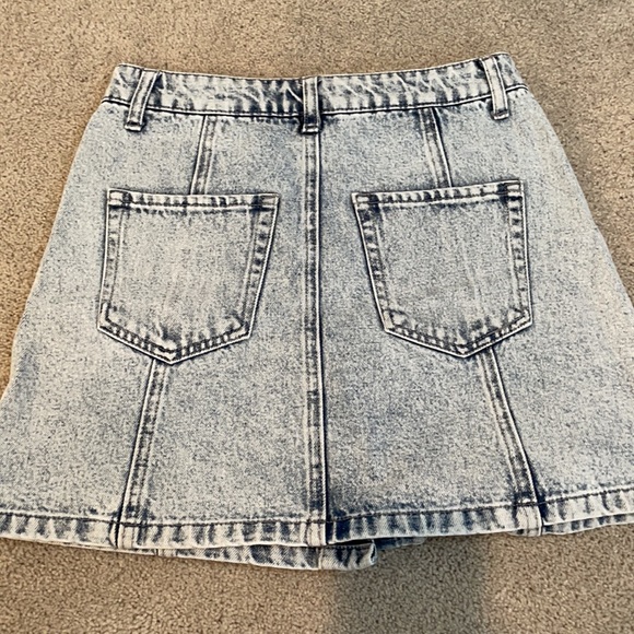 Forever 21 Women’s jean skirt size small - Picture 2 of 5